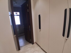 Room in 4 BHK Builder Floor at Rajouri Garden – for Rent