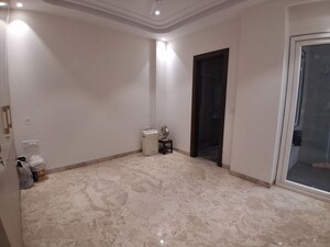 Room in 4 BHK Builder Floor at Rajouri Garden – for Rent