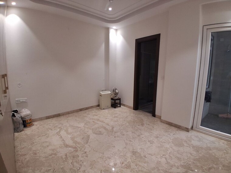 Room, rajouri garden 4 Bedroom 300 Sq.Yd. Builder Floor In Rajouri Garden Delhi 10310559