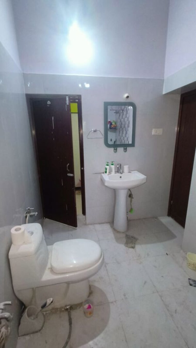Bathroom, bariatu 3 Bedroom 3000 Sq.Ft. Independent House In Bariatu Ranchi 10310564