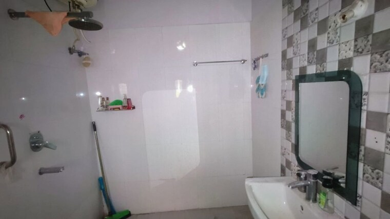 Bathroom, bariatu 3 Bedroom 3000 Sq.Ft. Independent House In Bariatu Ranchi 10310564