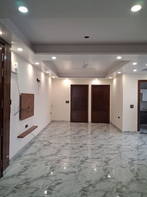 Living Room in 3 BHK Builder Floor at Sector 10 – for Rent