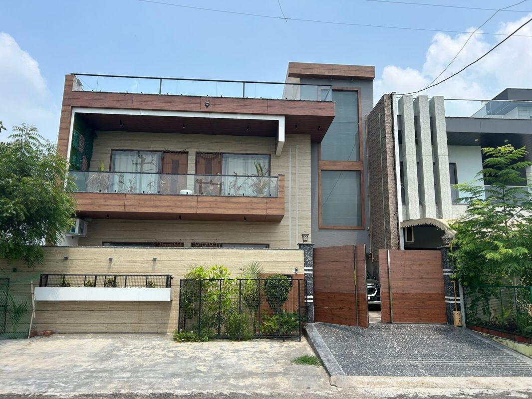 5 BHK + Pooja Room Independent House For Sale in Sector 62