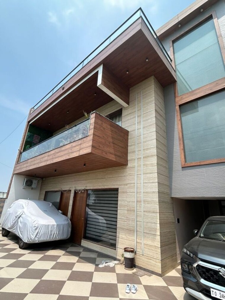 Exterior View, sector 62 5 Bedroom 358 Sq.Yd. Independent House In Sector 62 Faridabad 10310573