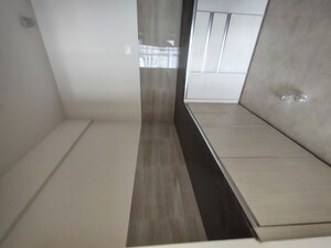 Staircase in 3 BHK Apartment at One Indiabulls Thane 1, Pokhran Road No One – for Rent