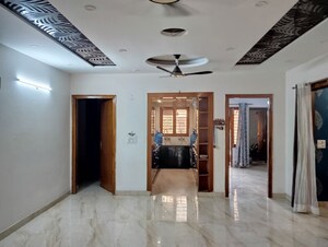 Living Room in 3 BHK Builder Floor at Sector 7 – for Rent