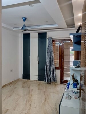 Bedroom in 3 BHK Builder Floor at Sector 7 – for Rent