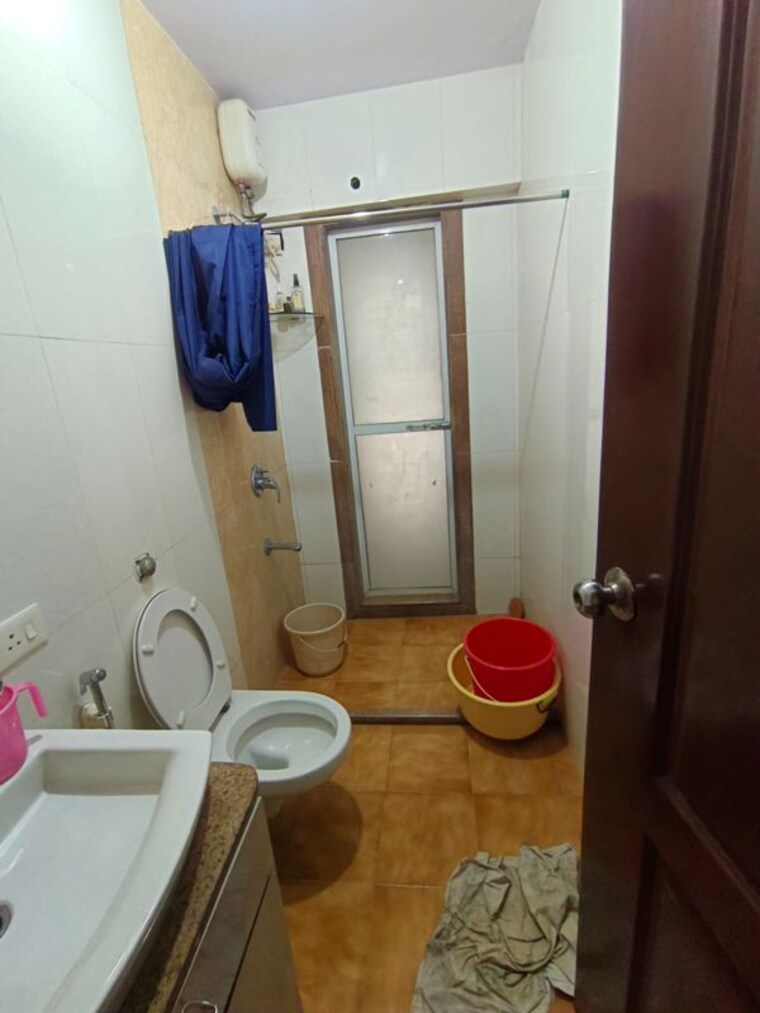 Bathroom, supralina-chs 2 Bedroom 800 Sq.Ft. Apartment In Chembur Mumbai 10310602