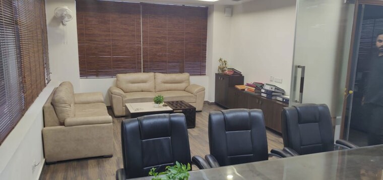 Team Area, sector 63 Commercial Office Space 10500 Sq.Ft. In Sector 63 Noida 10310613