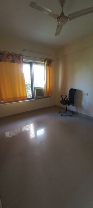 Room in 3 BHK Apartment at Ambika CHS Goregaon, Goregaon East – for Rent
