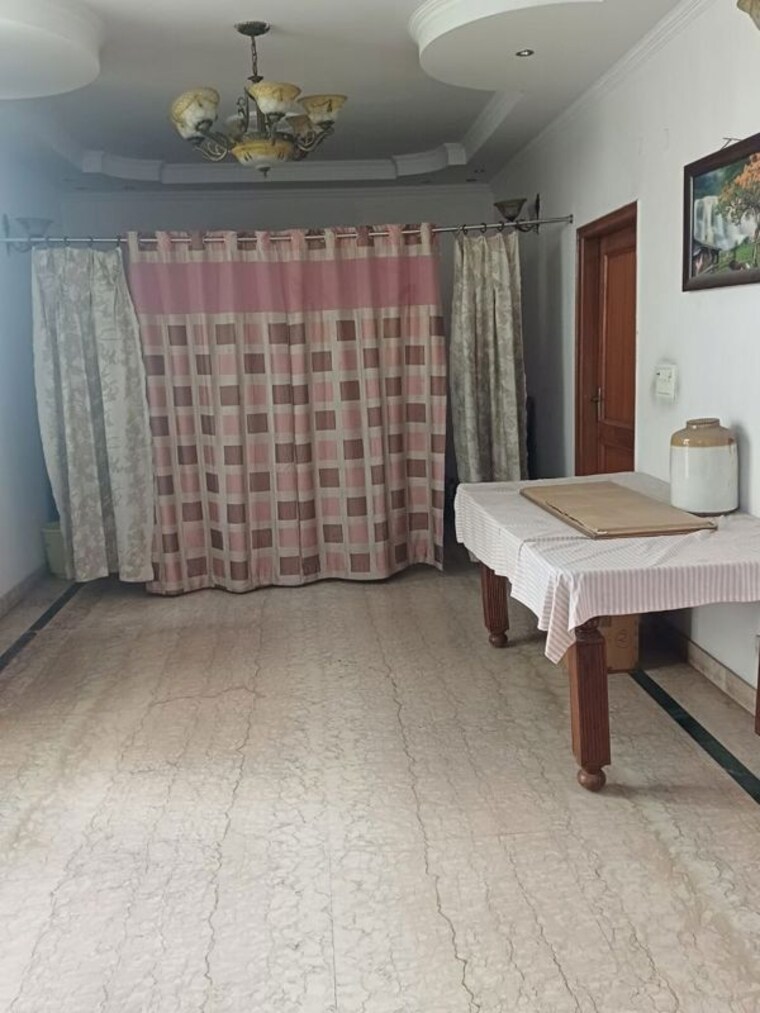 Bedroom, sector 53 6 Bedroom 162 Sq.Mt. Independent House In Sector 53 Noida 10310651