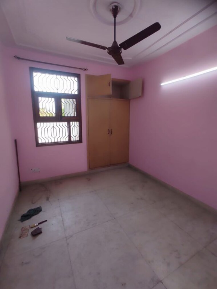 Room, sector 53 6 Bedroom 162 Sq.Mt. Independent House In Sector 53 Noida 10310651