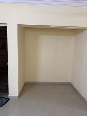 Room in 2 BHK Apartment at Goregaon West – for Rent