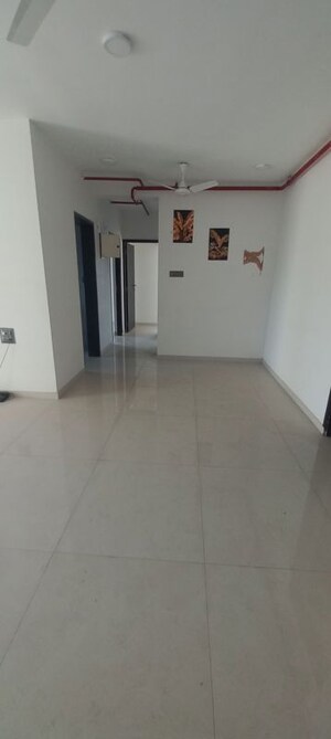 Room in 3 BHK Apartment at Vaishno Sky, Malad East – for Rent