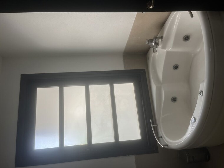 Bathroom, vipul-tatvam-villas 4 Bedroom 4750 Sq.Ft. Villa In Sector 48 Gurgaon 10310630