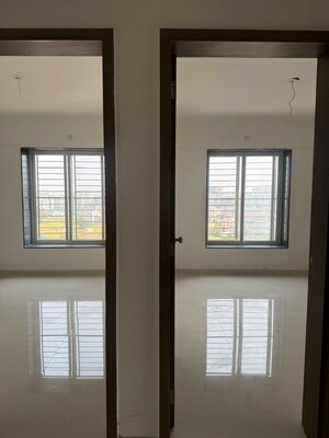 Room in 3 BHK Apartment at Prisma Square, Moshi – for Rent