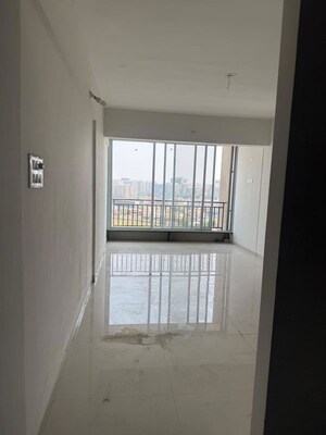 Room in 3 BHK Apartment at Prisma Square, Moshi – for Rent
