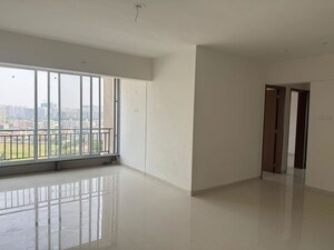 Room in 3 BHK Apartment at Prisma Square, Moshi – for Rent