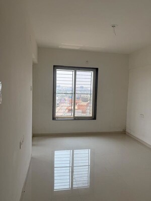 Room in 3 BHK Apartment at Prisma Square, Moshi – for Rent