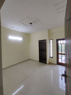 Room in 3 BHK Builder Floor at Dehradun Cantt – for Sale