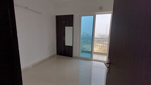Room in 2 BHK Apartment at Apex The Kremlin, Siddharth Vihar – for Rent