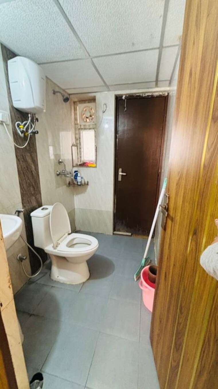 Bathroom, amrapali-la-galleria 3 Bedroom 1395 Sq.Ft. Apartment In Tech Zone 4 Greater Noida Greater Noida 9919386
