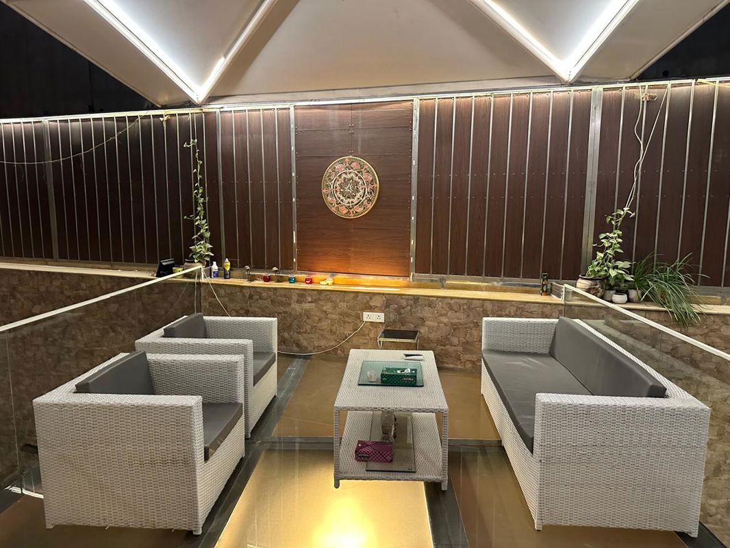 6 BHK + Pooja Room,Servant Room,Study Room,Store Room Builder Floor For Rent in DLF City Phase IV