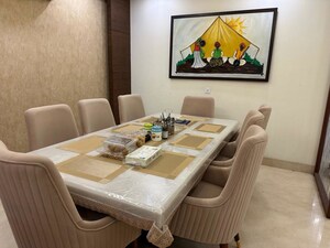 Dining Room in 6 BHK Builder Floor at DLF City Phase IV, Dlf Phase iv – for Rent