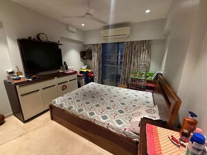 Bedroom in 2 BHK Apartment at Kanta Apartments, Santacruz West – for Rent