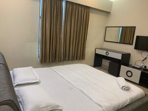 Bedroom in 4 BHK Apartment at Amanora Aspire Towerss, Hadapsar – for Rent