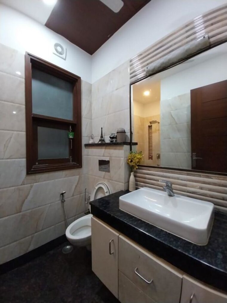 Kitchen, sushant lok i 3 Bedroom 215 Sq.Yd. Builder Floor In Sushant Lok I Gurgaon 10310814