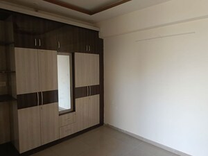 Room in 2 BHK Apartment at Himalaya Pride, Tech Zone 4 Greater Noida – for Rent