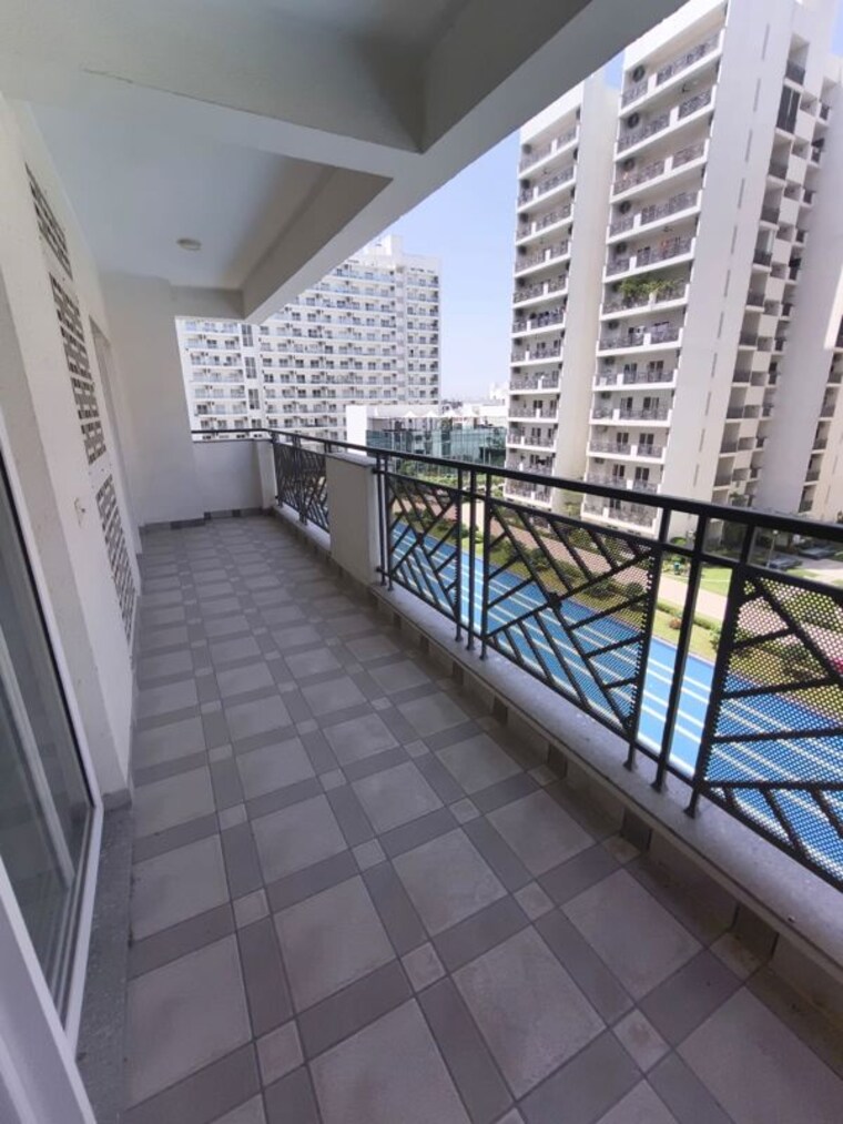 Balcony, central-park-flower-valley-aqua-front-towers 3 Bedroom 1789 Sq.Ft. Apartment In Sohna Sector 33 Gurgaon 10310858