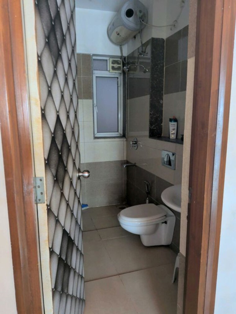 Bathroom, amanora-aspire-towerss 4 Bedroom 3315 Sq.Ft. Apartment In Hadapsar Pune 10310856