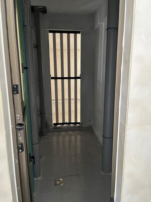 Building Lobby in 1.5 BHK Apartment at Sheth Zuri, Laxmi Nagar – for Rent