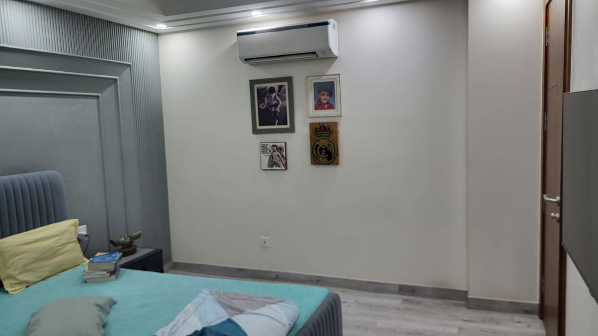 4 BHK + Pooja Room,Servant Room,Study Room,Extra Room Apartment For Sale in Greater Kailash I