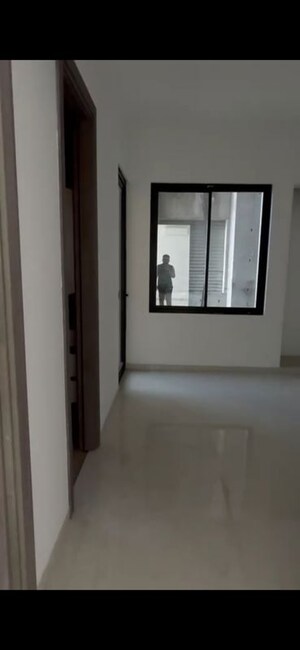 Room in 3 BHK Apartment at Arihant One, Sector 1 Greater Noida – for Sale
