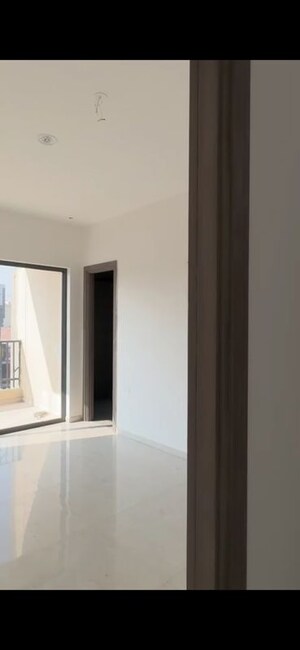 Room in 3 BHK Apartment at Arihant One, Sector 1 Greater Noida – for Sale