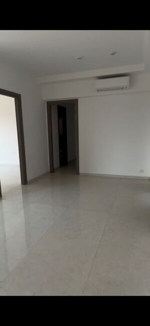 Room in 3 BHK Apartment at Arihant One, Sector 1 Greater Noida – for Sale