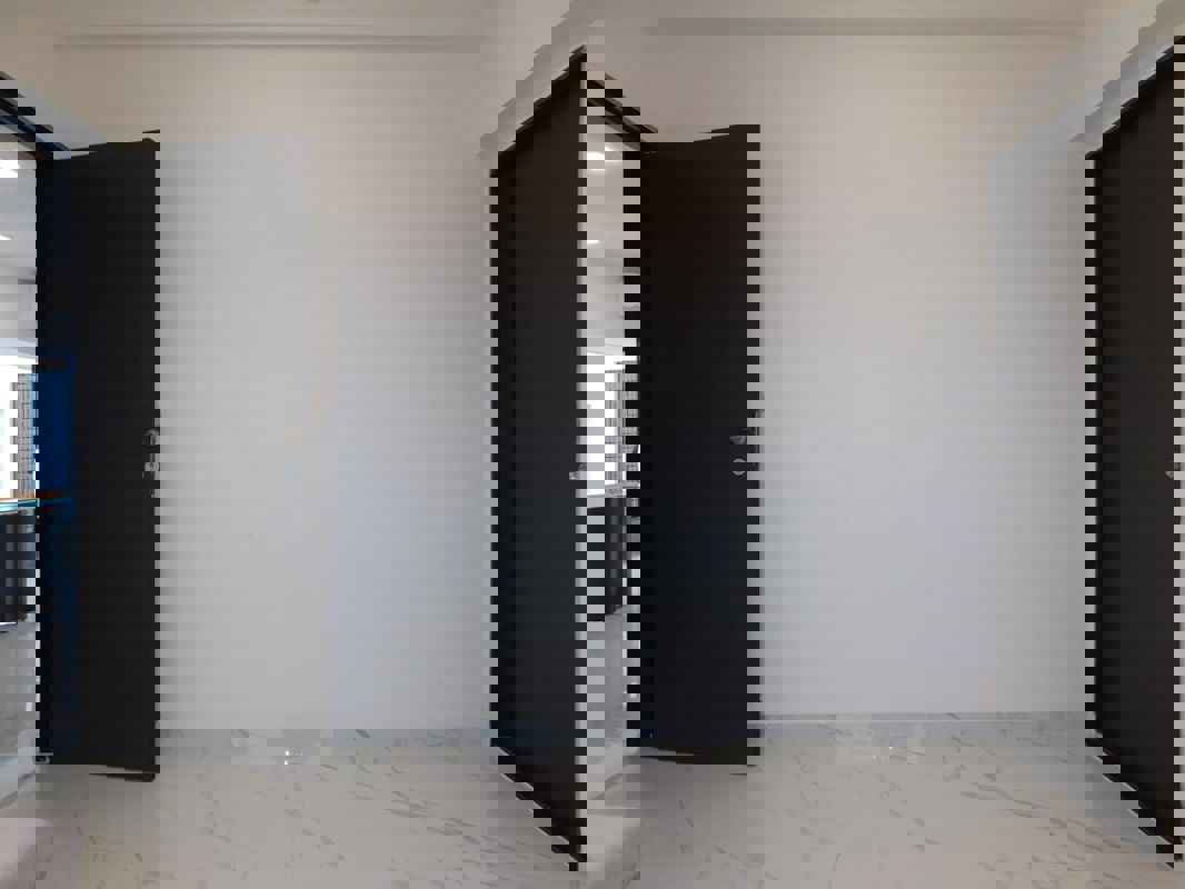 Bedroom in 3.5 BHK Apartment at Shubham Trident, Chembur – for Rent