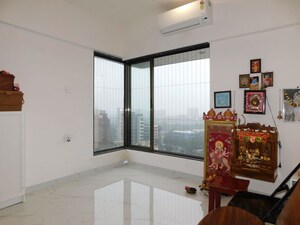 Bedroom in 3.5 BHK Apartment at Shubham Trident, Chembur – for Rent