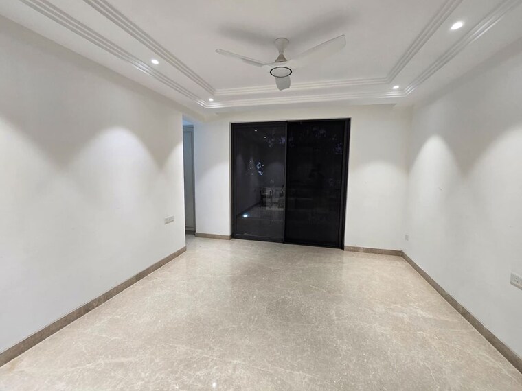 Room, safdarjung enclave 4 Bedroom 4000 Sq.Ft. Apartment In Safdarjung Enclave Delhi 10310915