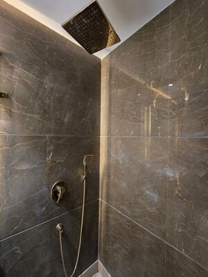 Bathroom in 4 BHK Apartment at Safdarjung Enclave – for Rent