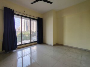 Room in 3 BHK Apartment at Kalpataru Immensa B, Kolshet Road – for Rent