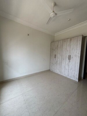 Room in 2 BHK Apartment at K Raheja Raheja Residency, Malad East – for Rent