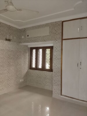 Room in 3 BHK Builder Floor at Chittaranjan Park – for Sale