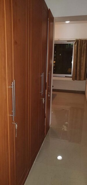 Furnished Amenities in 2 BHK Apartment at Ashok Towers, Parel – for Rent