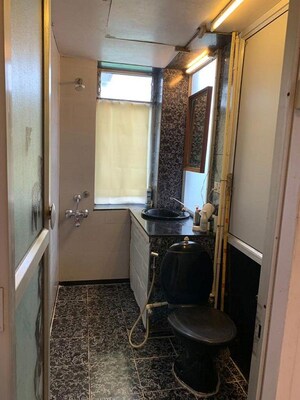 Washroom in 2 BHK Apartment at Juhu – for Rent