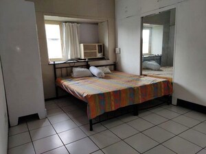 Bedroom in 2 BHK Apartment at Juhu – for Rent