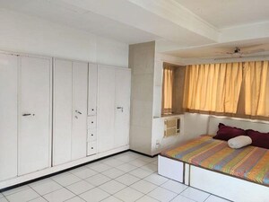 Bedroom in 2 BHK Apartment at Juhu – for Rent